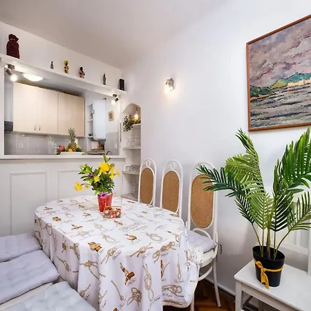 Jany - Two Bedroom With View *