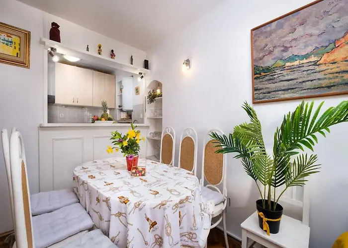 Jany - Two Bedroom With View *